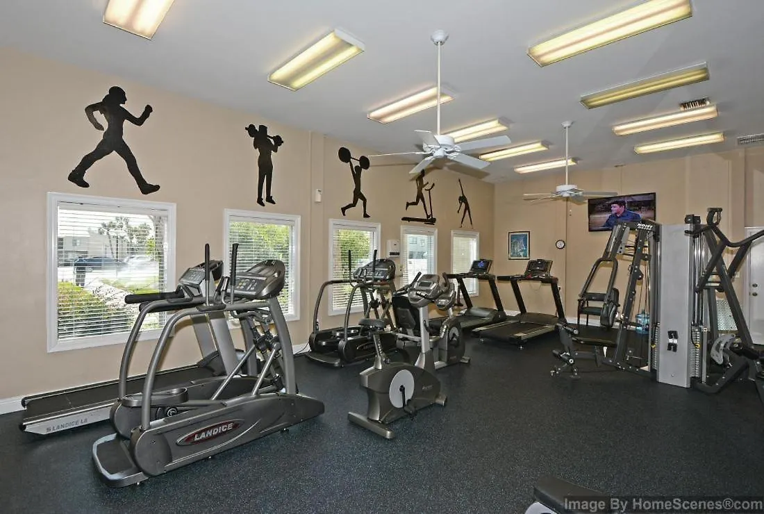 2111 - Shoreline Towers Unit Upgraded Condo- Free Beach Setup! Destin Holiday home