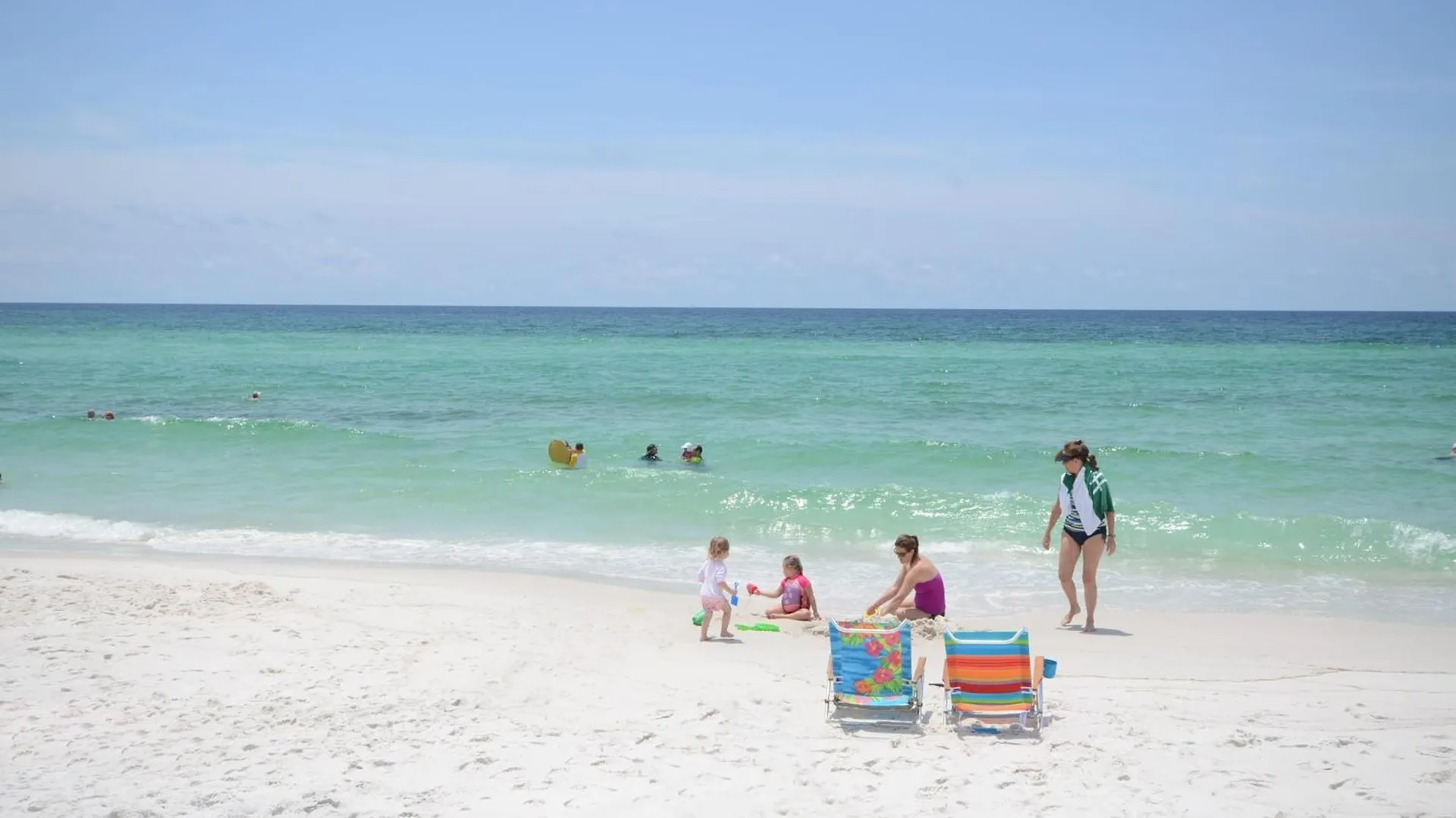 2111 - Shoreline Towers Unit Upgraded Condo- Free Beach Setup! Destin 0*,  United States