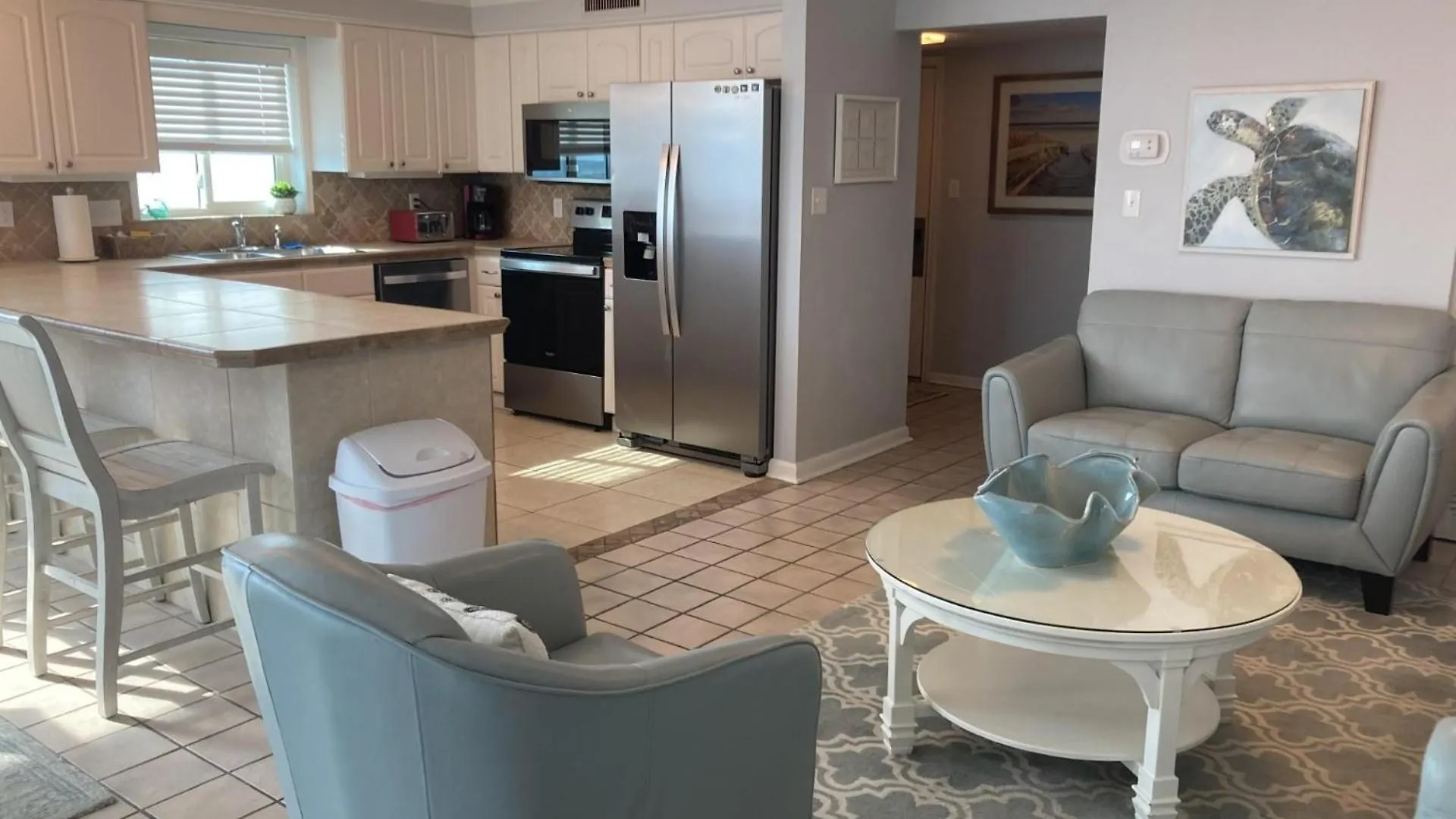 2111 - Shoreline Towers Unit Upgraded Condo- Free Beach Setup! Destin