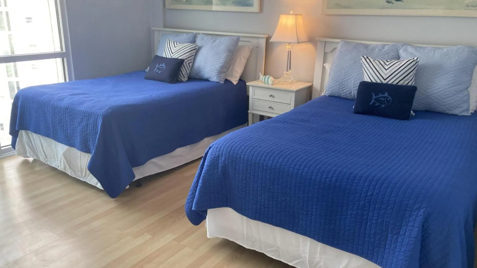 2111 - Shoreline Towers Unit Upgraded Condo- Free Beach Setup! Destin 0*,