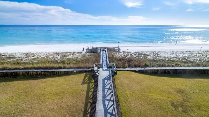 2111 - Shoreline Towers Unit Upgraded Condo- Free Beach Setup! Destin Holiday home