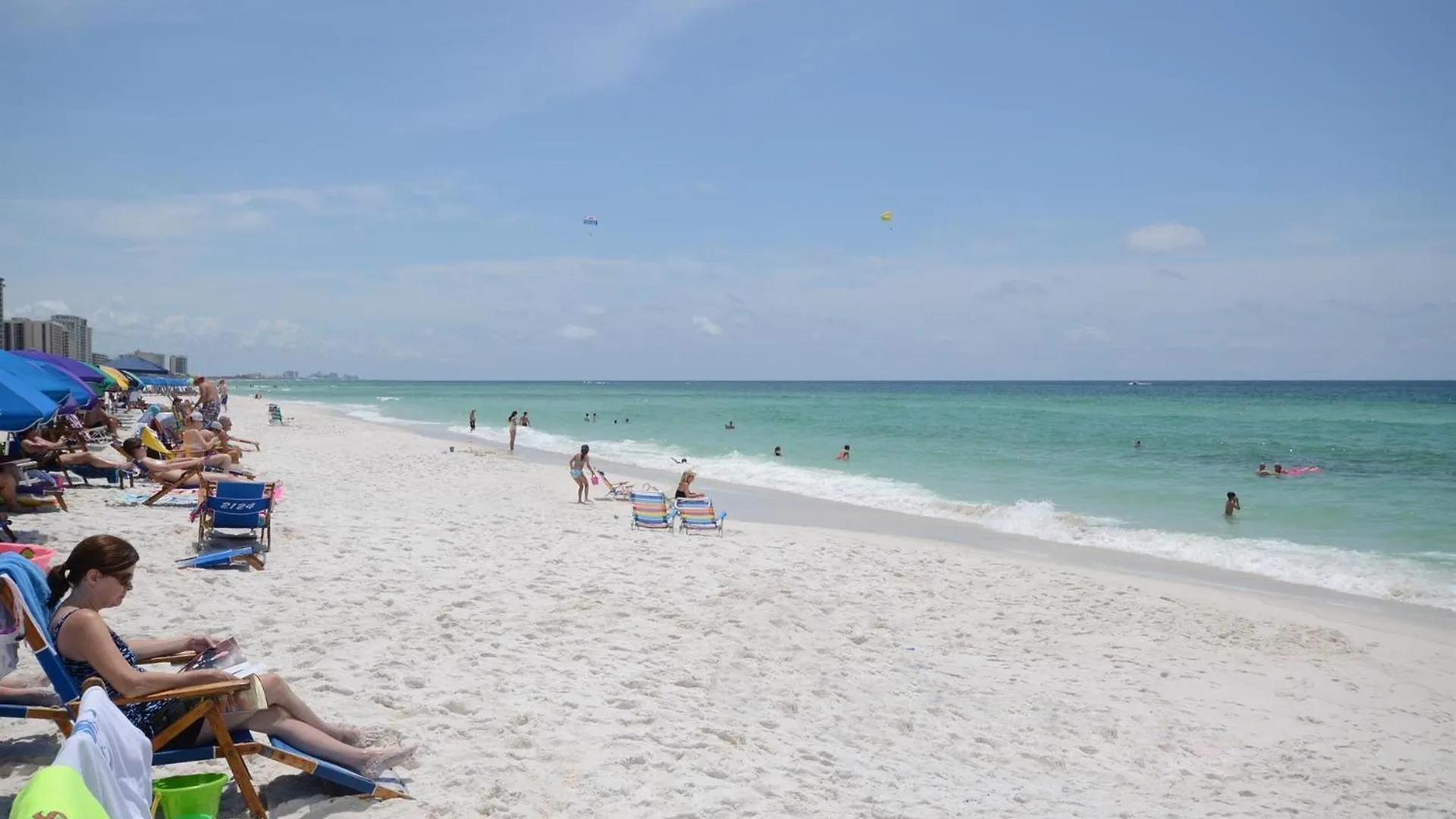 2111 - Shoreline Towers Unit Upgraded Condo- Free Beach Setup! Destin 0*,